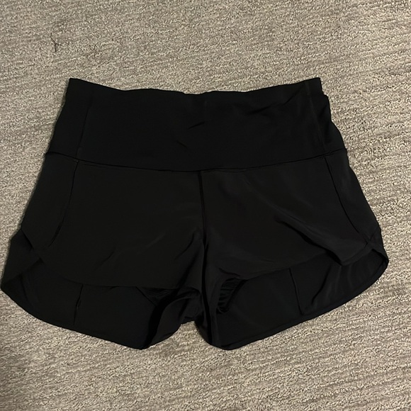 Sped up high rise short 2.5, size 8. Black - Picture 4 of 7